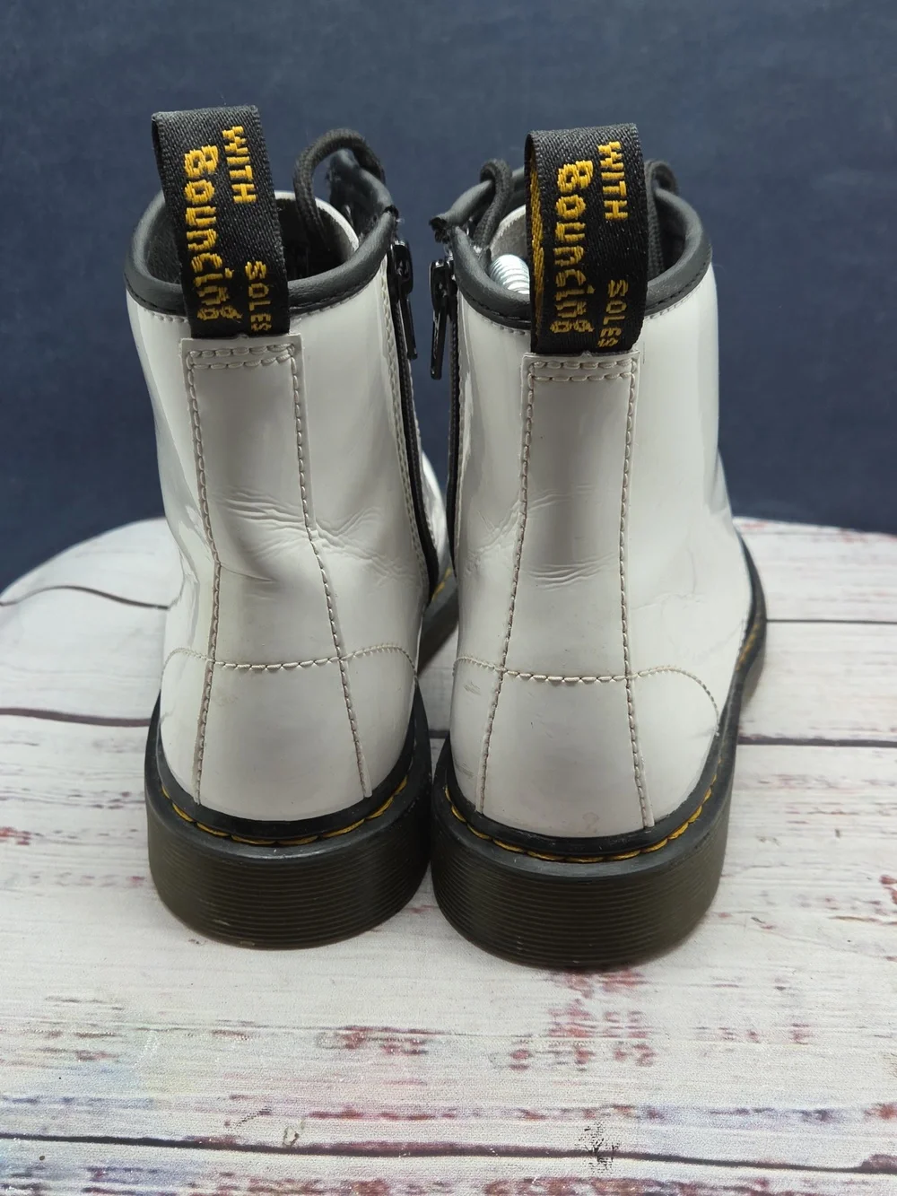 --‎ Dr Martens 1460J White Leather Lace Up Zip Combat Boots Size Youth 4